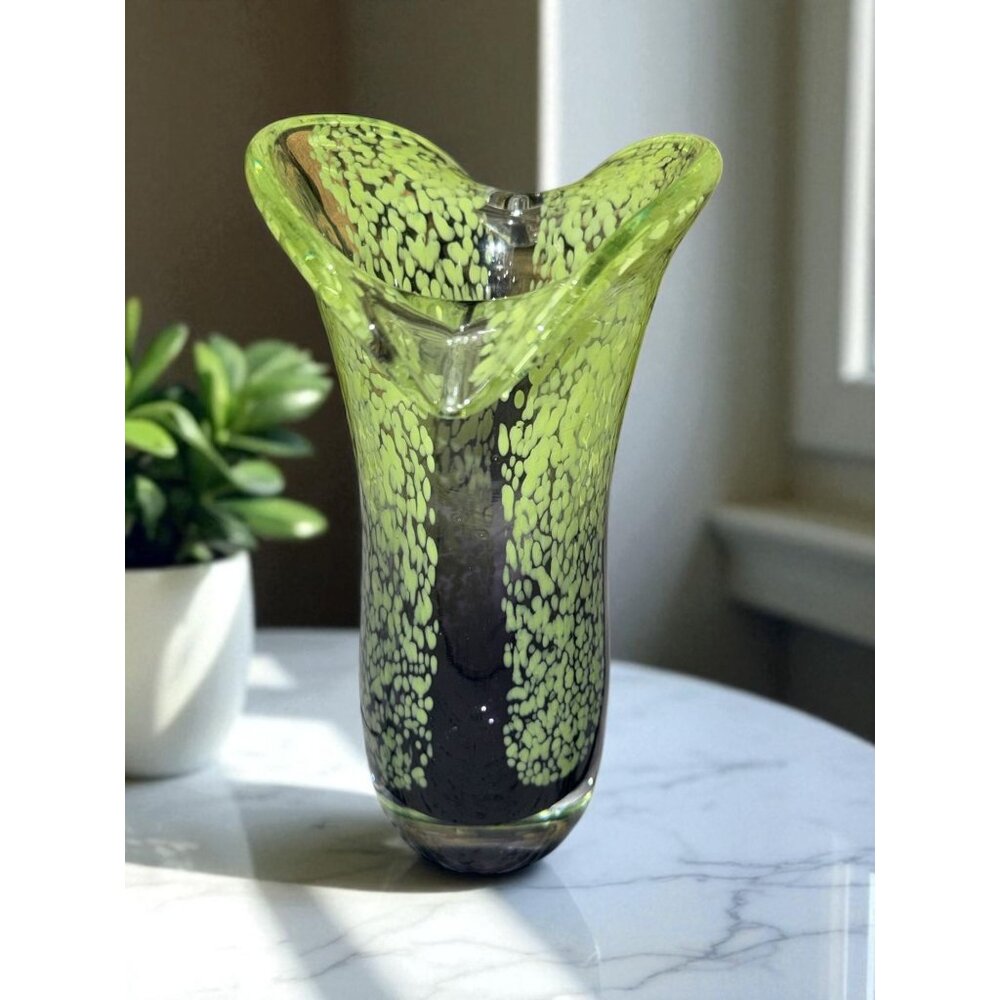 Lime Green Amethyst Purple Flared Edge Art Glass Murano Style Vase - Picture 2 of 10
